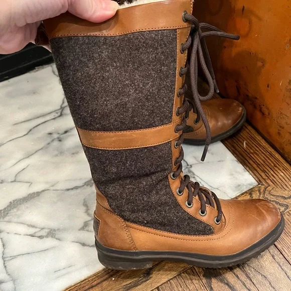 Super Cute Ugg Lace Up Boots Size 6.5 - Picture 1 of 9